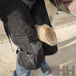 DELANTAL HERRADOR HISPANO FARRIER CON TOPES ANTIDESLIZANTES MOD LIGERO