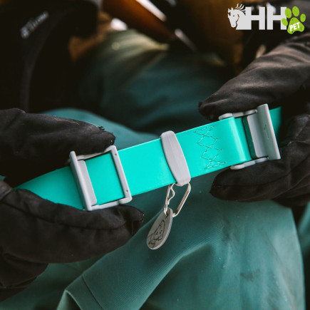 COLLAR IMPERMEABLE RUFFWEAR PARA PERROS CONFLUENCE