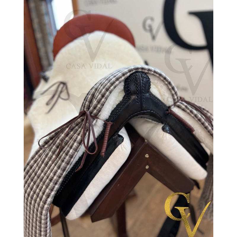 SILLA VAQUERA MODELO RIBERA  VIDAL- FIBRA DE VIDRIO